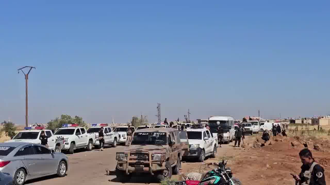 Internal Security Forces are deployed around the town of Taara in the western countryside of Sweida Governorate to break up clashes and respond to recent security developments