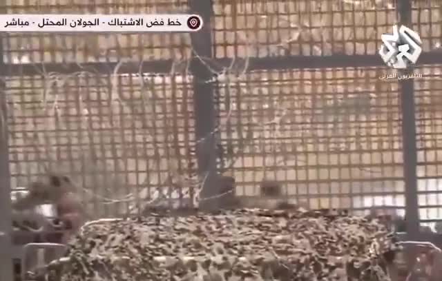 Druze demonstrators from Israel tried to cross the border with Syria to head to Sweida, so the Israeli army fired tear gas at them to prevent them.