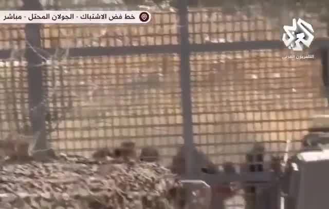 Druze demonstrators from Israel tried to cross the border with Syria to head to Sweida, so the Israeli army fired tear gas at them to prevent them.