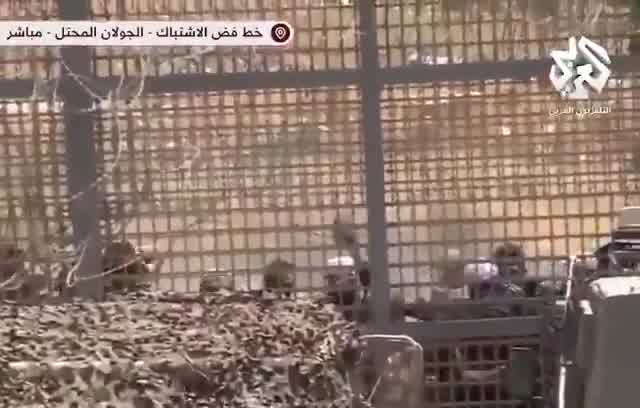 Druze demonstrators from Israel tried to cross the border with Syria to head to Sweida, so the Israeli army fired tear gas at them to prevent them.