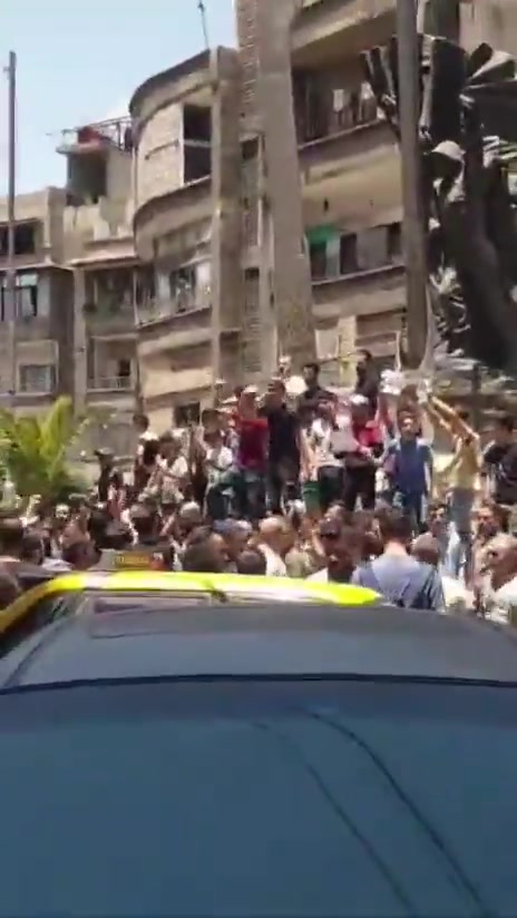 Protests erupt in Jaramana against Syrian government in solidarity with Druze uprising in Suwayda 
