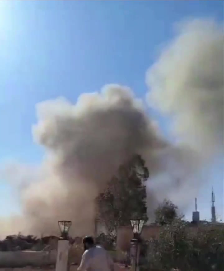 Airstrikes hit the Al-Kiswah area in the Damascus countryside.