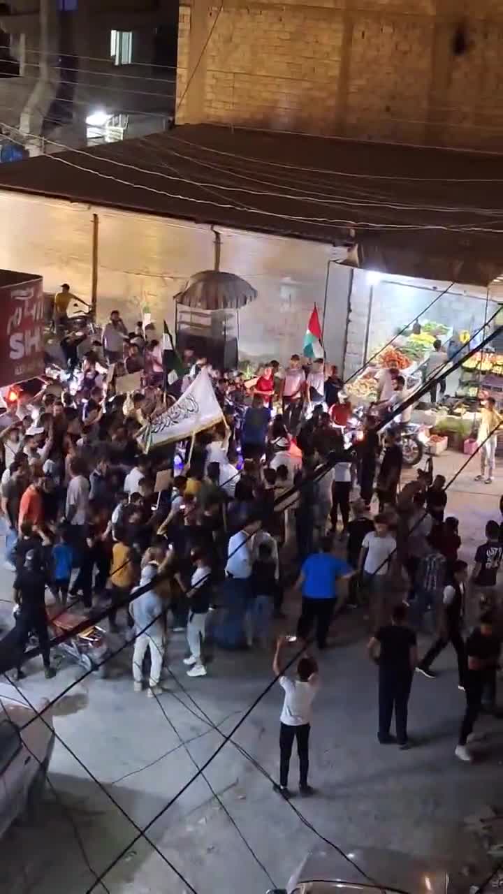 Damascus: A protest by the residents of the town of Al-Maliha in Damascus headed towards Jaramana to stand with the Syrian state against the Israeli aggression and the Al Hajiri militias in Sweida.