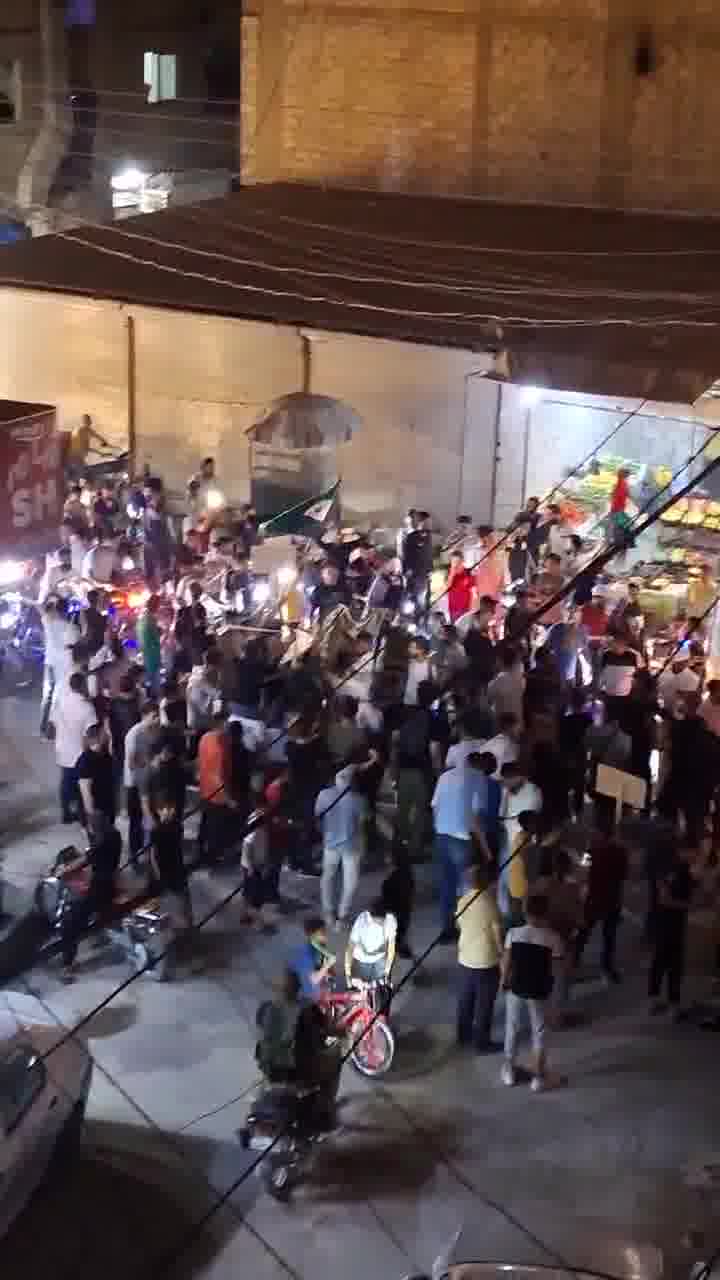 Damascus: A protest by the residents of the town of Al-Maliha in Damascus headed towards Jaramana to stand with the Syrian state against the Israeli aggression and the Al Hajiri militias in Sweida.