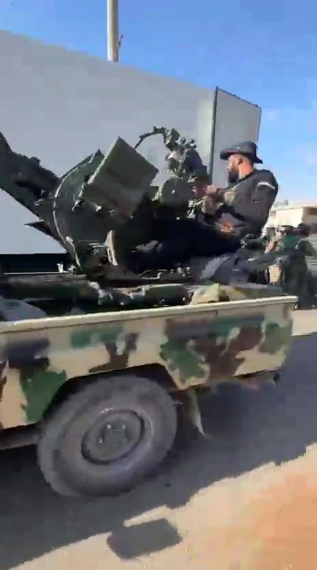 As-Suwayda: Public Security forces have begun entering the entrance to As-Suwayda city, in implementation of the agreement concluded last night. 