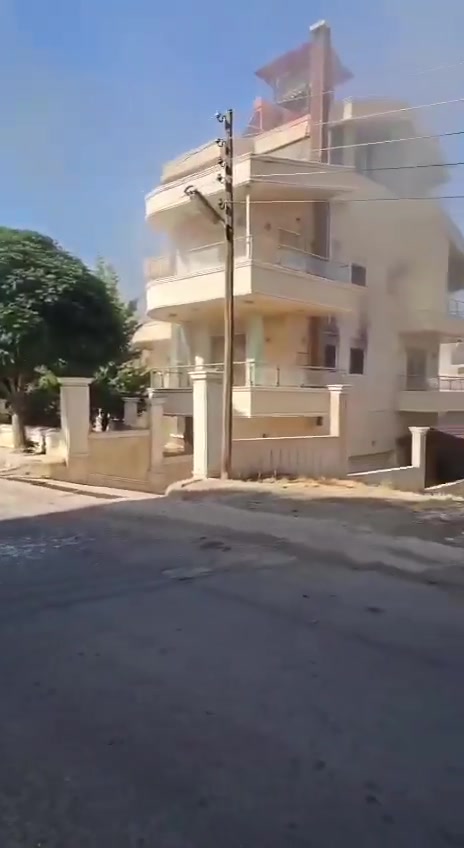 Violent clashes are taking place in the city of Sweida between tribal fighters and al-Hijri militias.