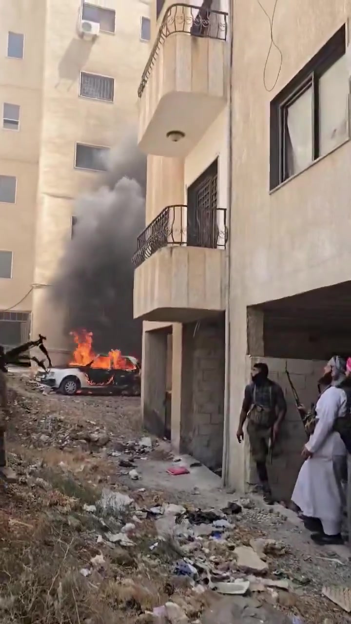 South Syria: a side of the clashes inside the city of Suwayda where tribal fighters are advancing.  ~20% of the city are turned into a war zone