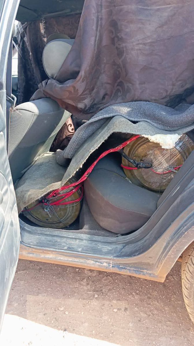 The Ministry of Defense's engineering team was able to dismantle an explosive device inside a taxi parked on the Kafr Nouran Arnaz road since yesterday, after it was discovered by the residents.