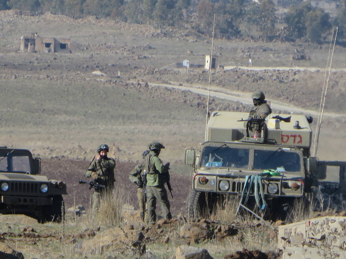 Israeli forces carried out two incursions overnight in southern Quneitra, including a raid in the village of Suwaysa where locals confronted the troops. Soldiers conducted searches, and detained a young man