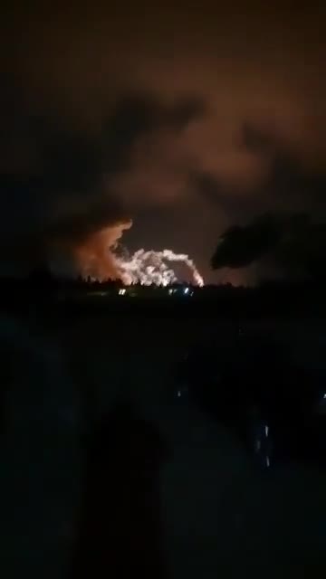 حمص  غارات للإحـ.ـتلال الإسـ.ـرائيلي اسـ.ـتهدفت كلية الدفـ.ـاع الجوي في محيط منطقة الأوراس بحمص