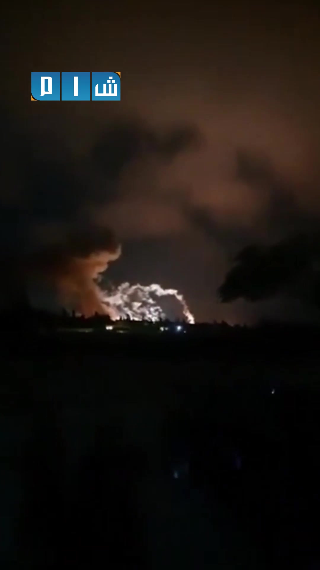 Violent Israeli airstrikes target the outskirts of Homs.