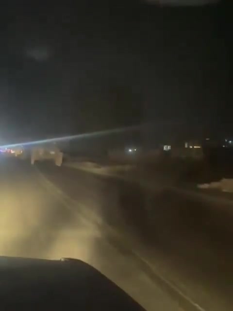 Heavy military vehicles of the Ministry of Defense moved towards the Sheikh Maqsoud and Ashrafieh neighborhoods in Aleppo.