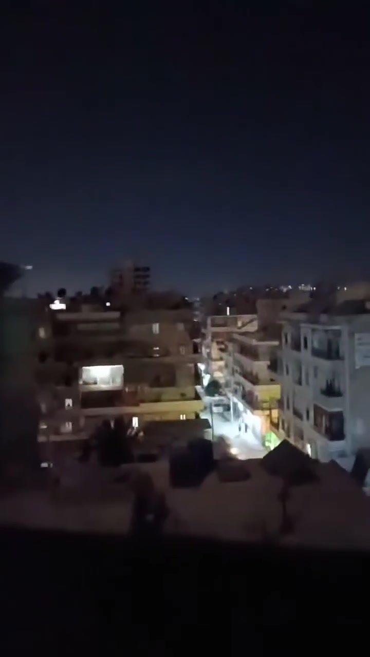 Another video documenting the clashes in area of Sheikh Maqsud between Damascus forces & SDF tonight (Aleppo)