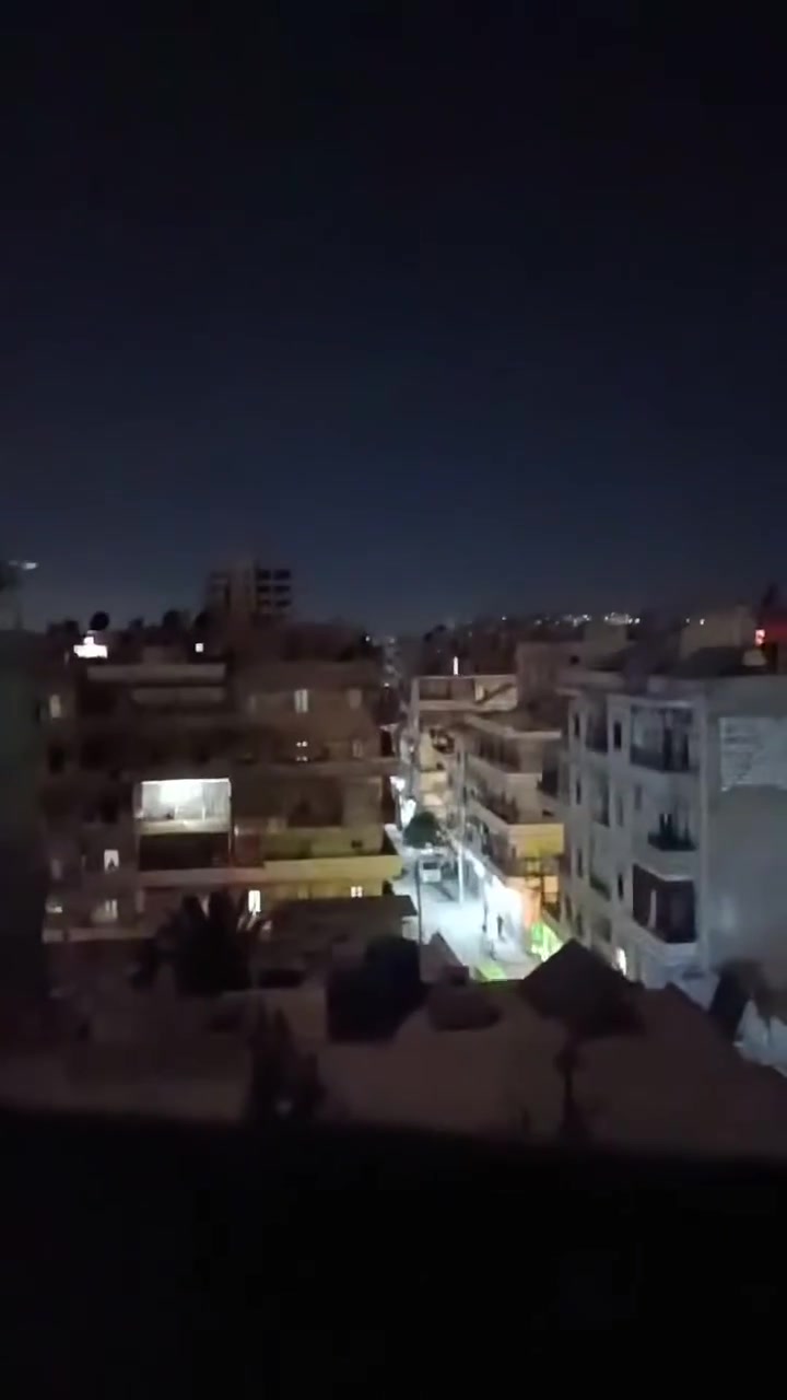 Another video documenting the clashes in area of Sheikh Maqsud between Damascus forces & SDF tonight (Aleppo)