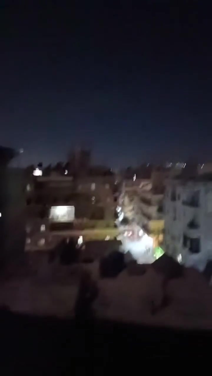 Another video documenting the clashes in area of Sheikh Maqsud between Damascus forces & SDF tonight (Aleppo)