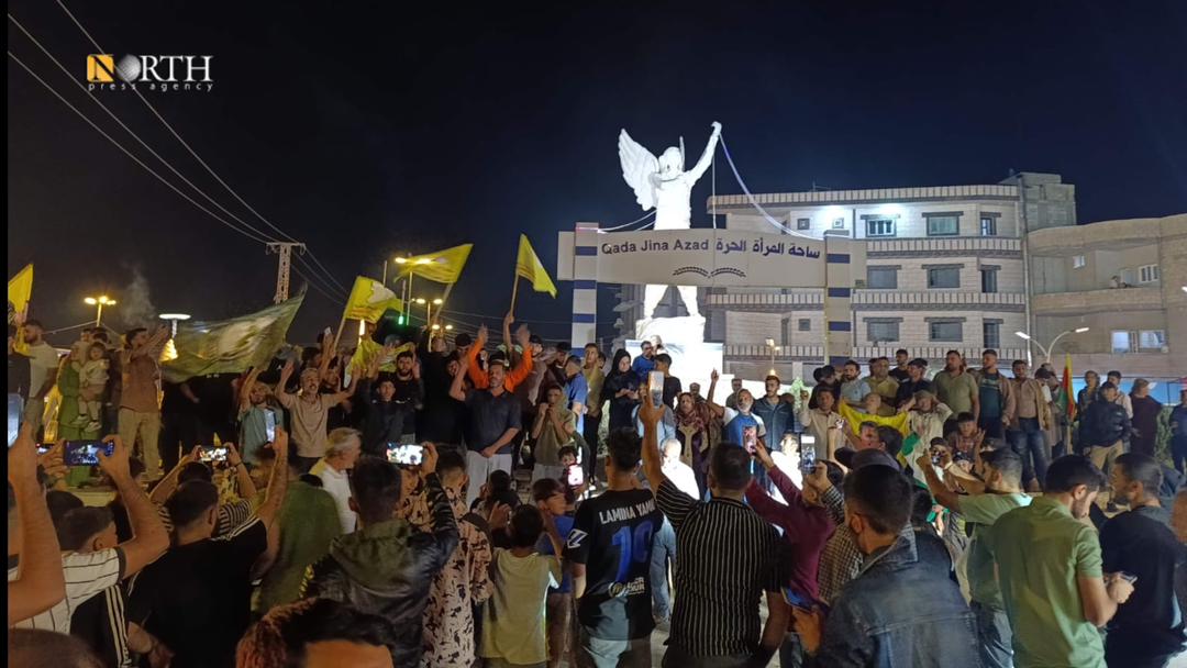 Residents of Kobani protest against Aleppo neighborhood closures