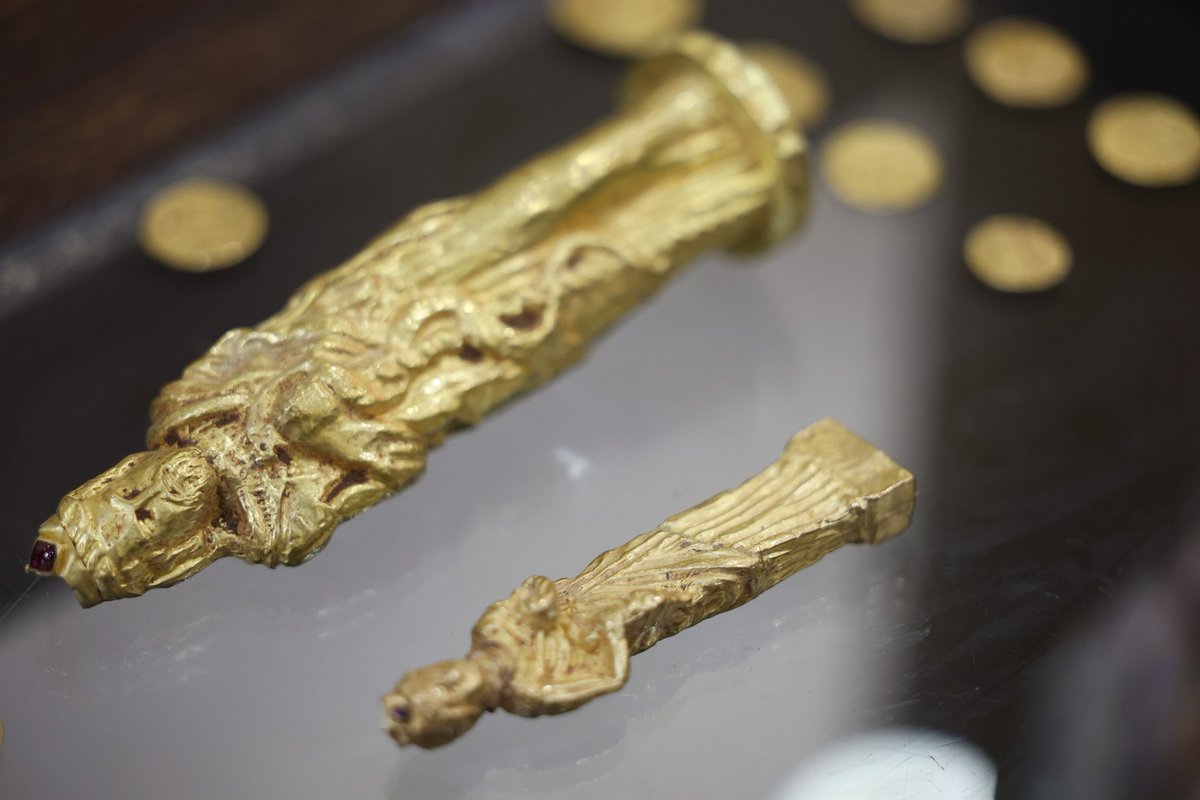 6 people were arrested in Damascus province following an operation against antiquities smugglers and illegal diggers. nnThe Security forces recovered ancient gold coins and small statues.