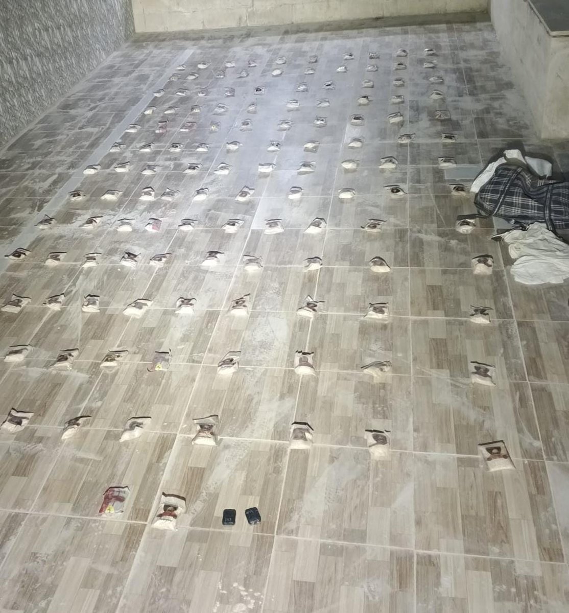 Jordanian Border Guards thwarted last night 2 attempts to smuggle Captagon from South Syria into the Kingdom.2 guided balloons were dropped and over 150,000 Captagon pills seized.