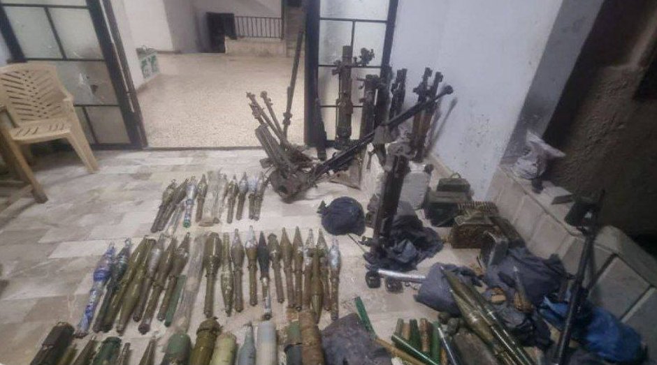 Yesterday, weapons and ammunition were uncovered during a raid on an abandoned house in Moadamiyat Sham, near Daraya (Damascus)