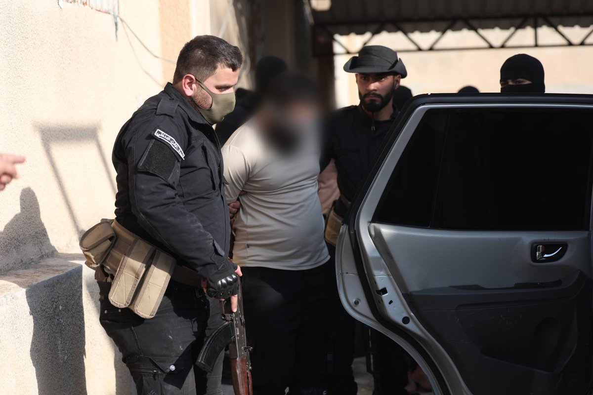 Syria: on first day of the large scale anti-ISIS operation, 61 raids were conducted across different provinces and 71 individuals arrested. A number of medium and high-level IS figures were captured. Some of them were hiding in areas with Christian & Druze presence (Homs &Syria: photos showing the aftermath of today's raids against ISIS cells in several areas, including Idlib & Homs provinces. Seized equipment includes weapons, IEDs, grenades, ammunition and a thermal scope