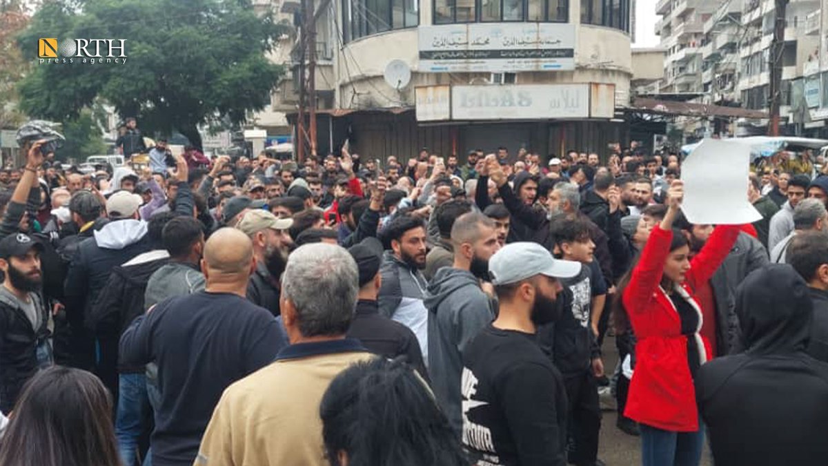 Residents of Jableh city in Syria’s coastal Latakia Governorate took to the streets to protest a surge in kidnappings and to demand the immediate release of detainees