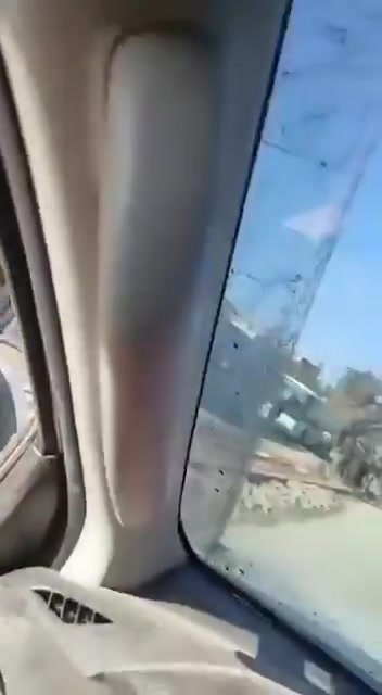 In Syria, the evacuation of the wounded from Sheikh Maksoud Hospital is underway. A passage to Raqqa is guaranteed. There are fears of infiltrated YPG suicide bombers, although the only documented case resulted in just one injury. Some within the PKK are trying to sabotage the process.