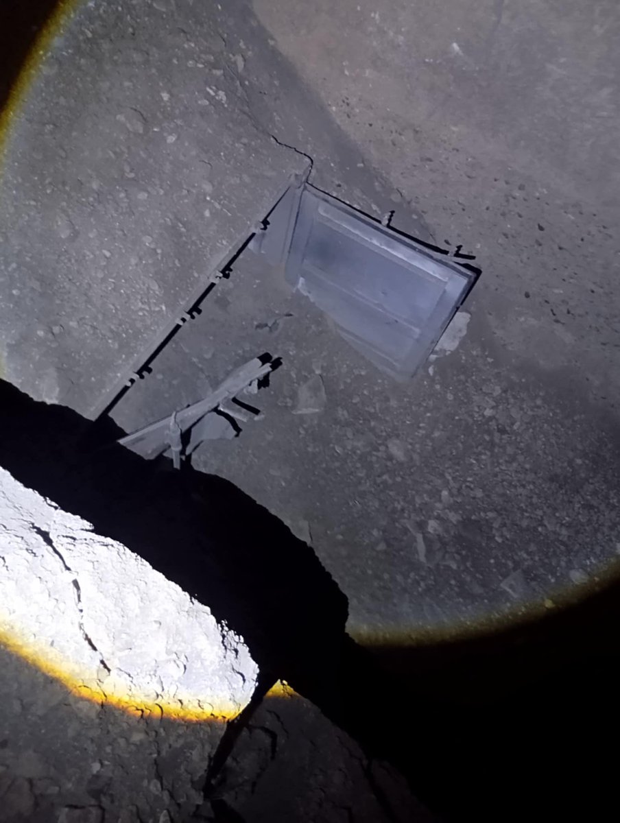 Syria: first photos showing aftermath of US airstrikes - officially acknowledged - carried out tonight in the West Deir ez-Zur desert. A number of partially buried containers, formerly used by ISIS to stockpile weapons, were bombed