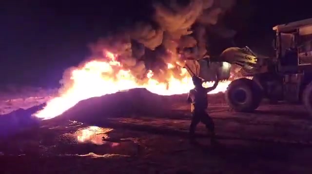 Syria: a fire broke out tonight in an oil pipeline near Furqlus (East Homs). nnThe cause is unknown; Civil Defense teams are working to extinguish the blaze