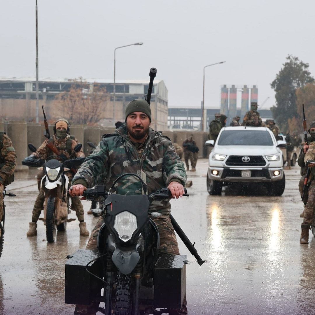 أرسلت وزارة الدفاع تعزيزات إلى جبهة حلب الشرقية، بعد رصد تحركات قوات سوريا الديمقراطية وتعزيزات لها في وقت سابق.