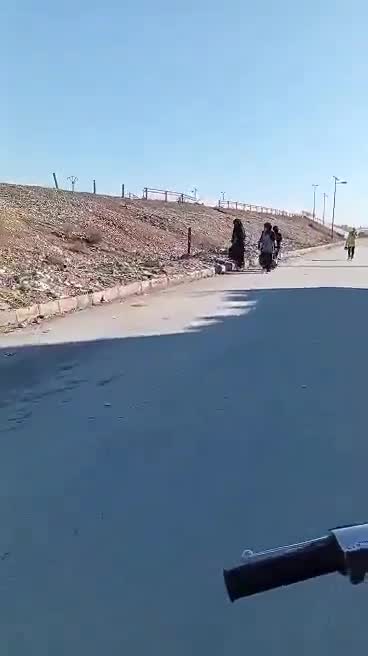 Aleppo, eastern countryside: The SDF forces prevented hundreds of residents from leaving the Deir Hafer area towards areas under the control of the Syrian government, after the latter informed the residents of the need to evacuate the area because it is considered a military zone.