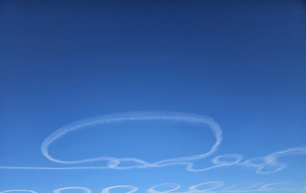 American warplanes flew over the town of Dibsi Afnan in the western Raqqa countryside, coinciding with the passage of an American patrol consisting of several armored vehicles on the Aleppo-Raqqa road, heading west towards Maskana and Deir Hafer.