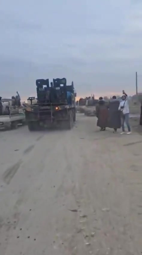 The Syrian army begins entering Deir Hafer, east of Aleppo, after the SDF militias withdraw to the east of the Euphrates.