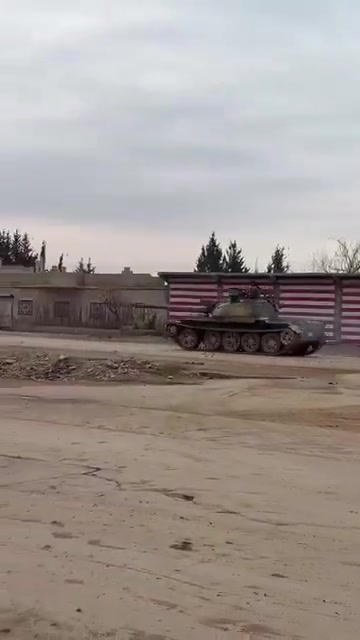 Syrian Army tanks enter Deir Hafer