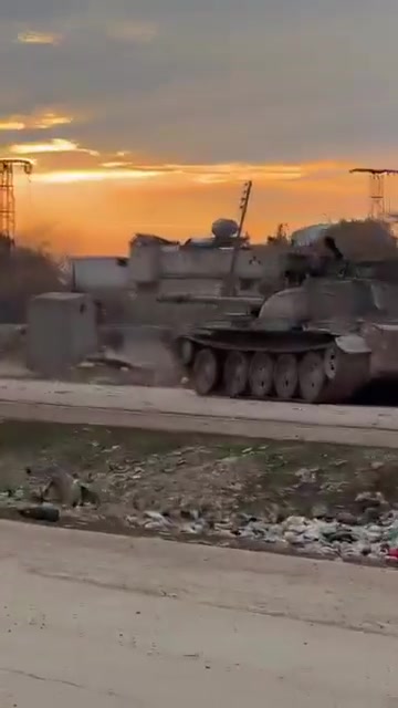 Syrian Army tanks enter Deir Hafer