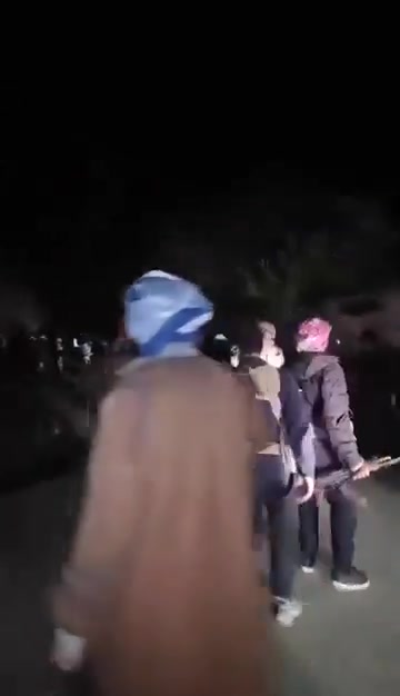 Arab tribesmen have seized control of checkpoints and headquarters belonging to the SDF in the towns of Muhaymidah, al-Hawaij, and Dhiban in the eastern Deir ez-Zor countryside. 