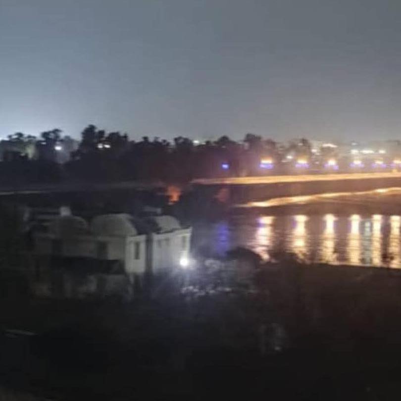 Die SDF-Milizen haben die neue und die alte Brücke in der Stadt Raqqa gesprengt, um den Vormarsch der syrischen Armee zu stoppen.