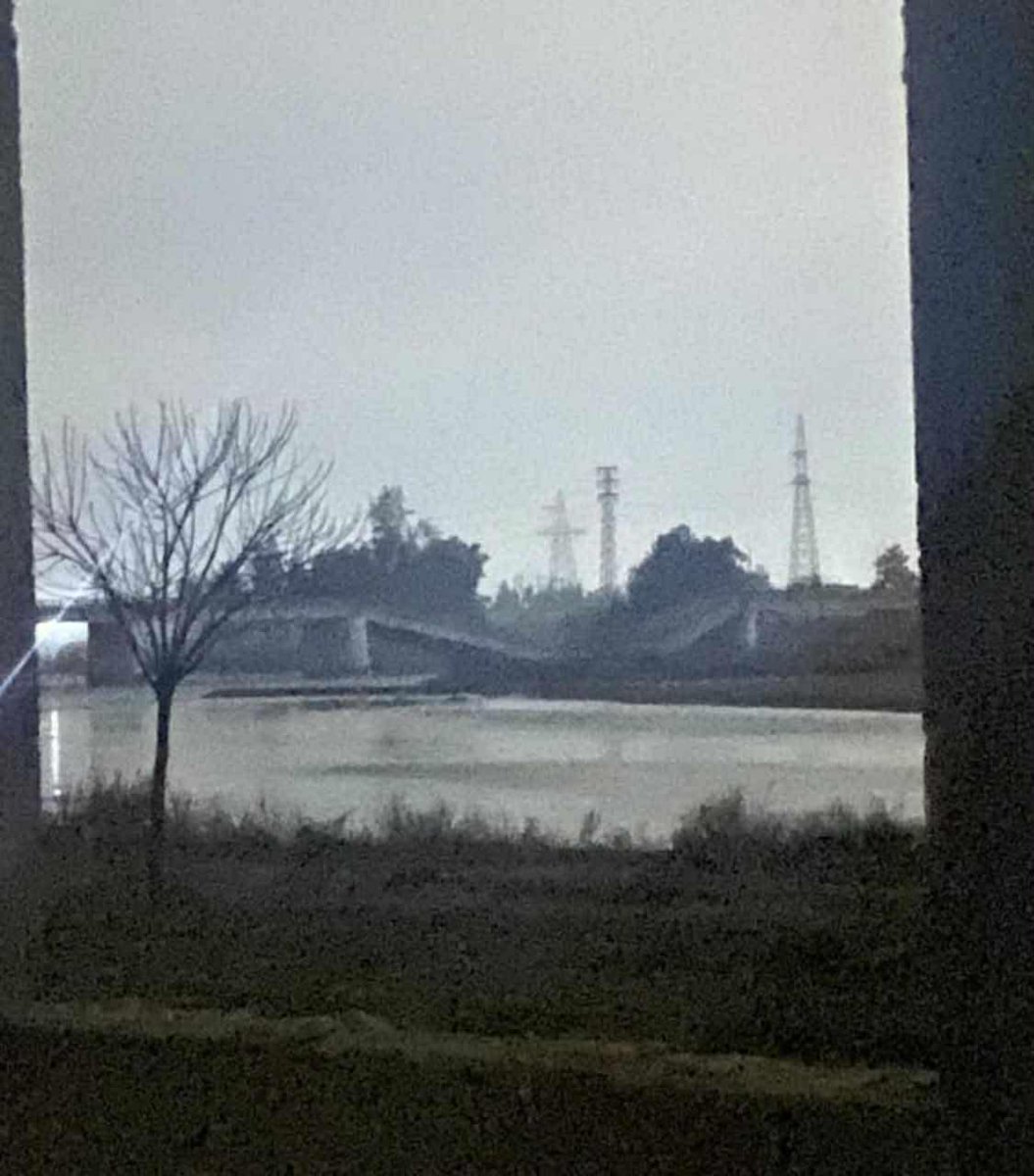 The SDF militias have blown up the new bridge and the old bridge in the city of Raqqa in an attempt to halt the advance of the Syrian Arab Army
