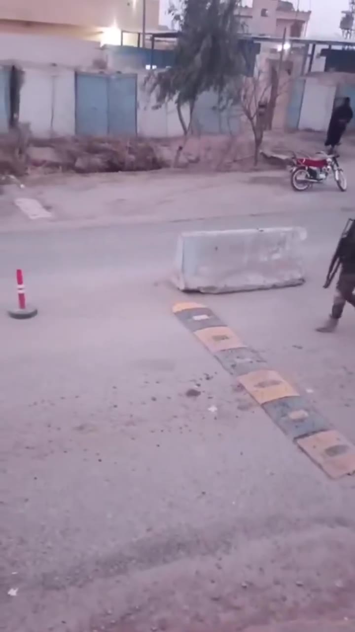 Arab tribesmen have seized control of the al-Ja'abi checkpoint, which belongs to the SDF, in the city of Hajin, east of Deir ez-Zor