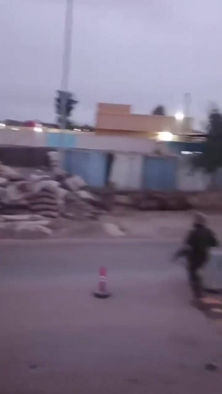 Arab tribesmen have seized control of the al-Ja'abi checkpoint, which belongs to the SDF, in the city of Hajin, east of Deir ez-Zor