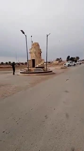 Al-Baghouz in Deir ez-Zor wurde eingenommen, nachdem die SDF-Truppen vertrieben worden waren und syrische Sicherheitskräfte eingetroffen waren.