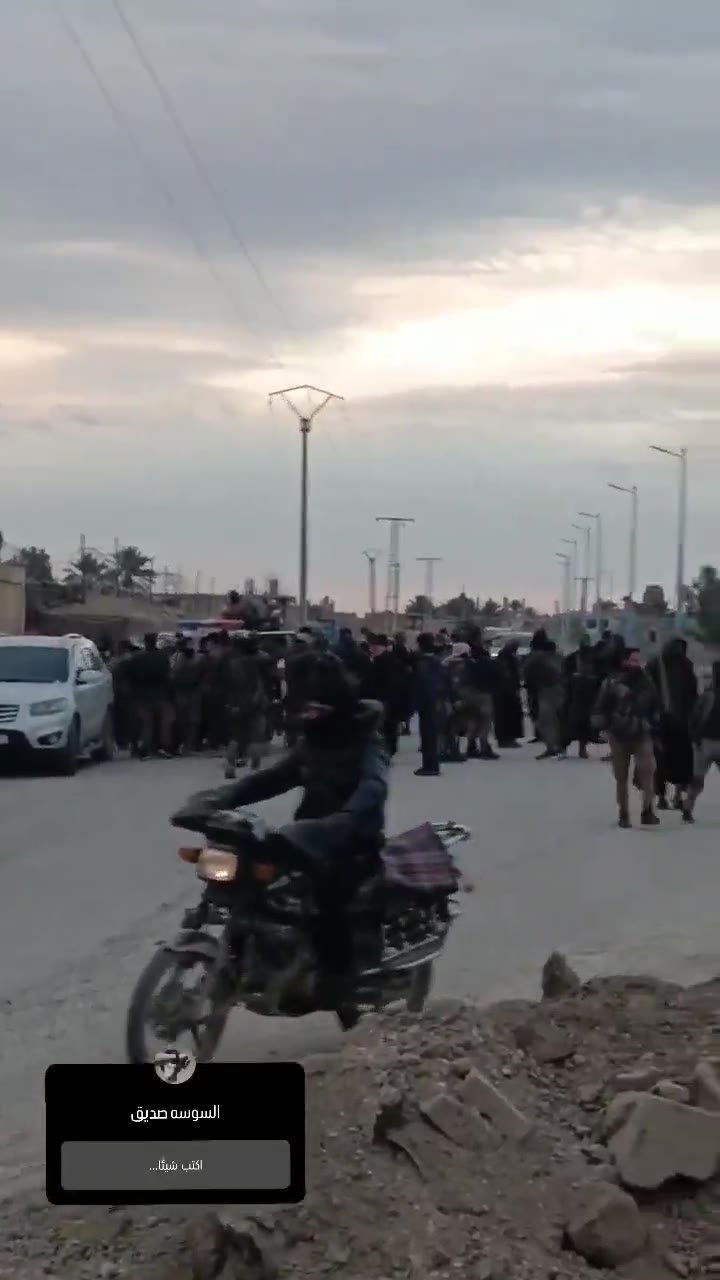 Public security and the Syrian Arab Army in the city of Al-Susah today in Al-Bukamal in Deir ez-Zor