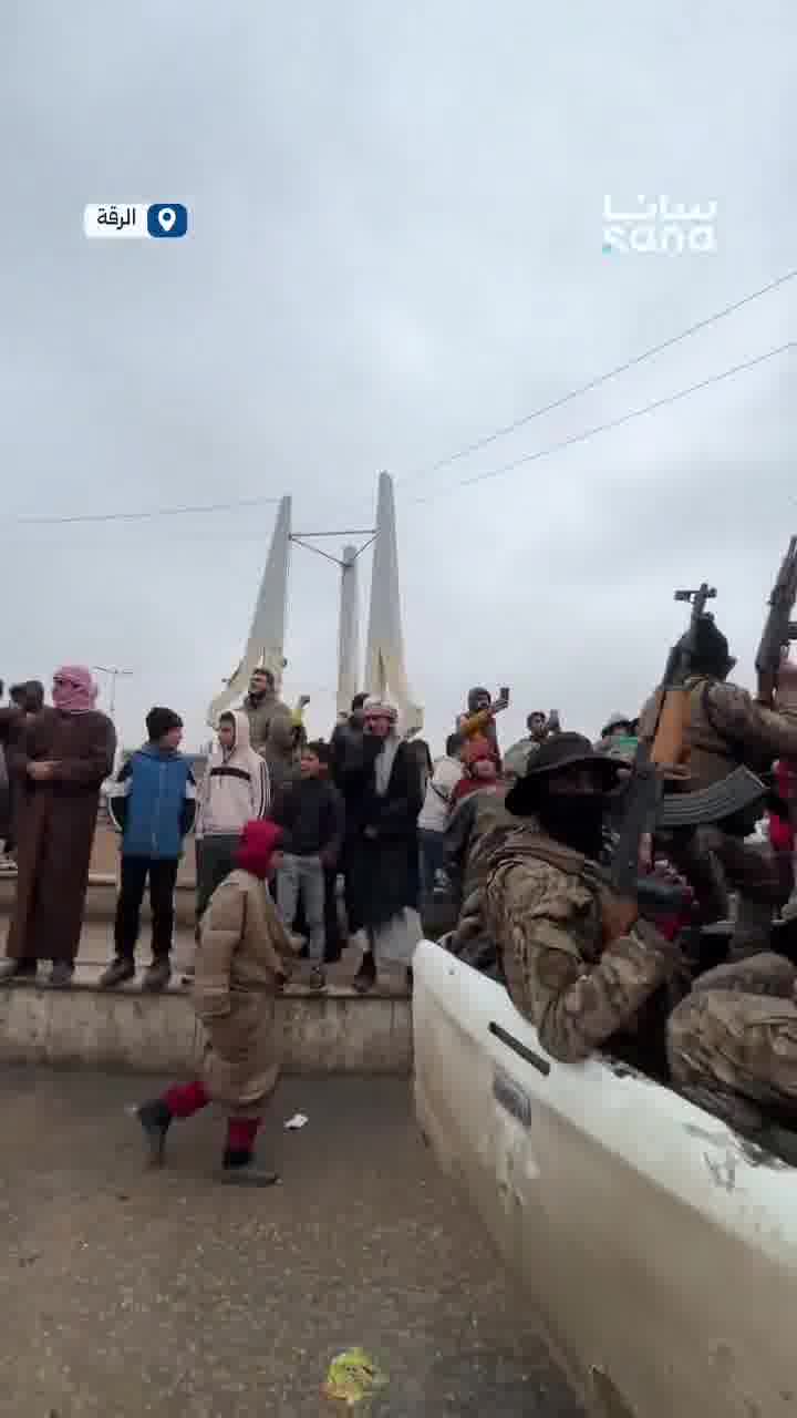 Syrian army in Tabqa, SDF still in Raqqa