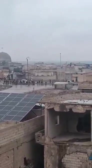 Footage shows the Syrian Arab Army entering the city of Raqqa a short while ago.