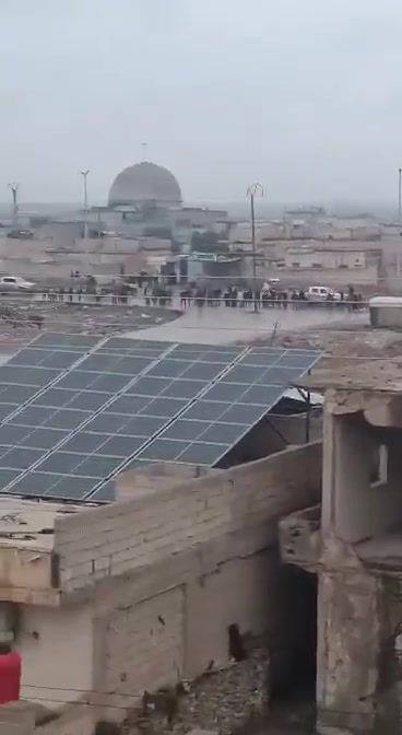 Footage shows the Syrian Arab Army entering the city of Raqqa a short while ago.