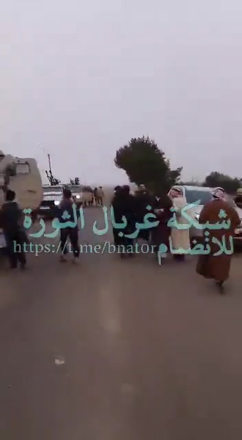 Moments of the Syrian Arab Army entering the town of Khirbet al-Tamr in the western Hasakah countryside, which is 50 km away from the city of Hasakah.