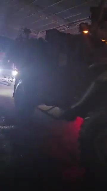 US forces seem to be heading to Shadadi. A few mins, US ambulances and military forces arrived.   Most likely to protect the Shadadi prison, source in Hasakah says. Another Kurdish source say until this evening, US forces so far were only watching