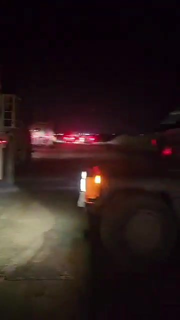 US forces seem to be heading to Shadadi. A few mins, US ambulances and military forces arrived.   Most likely to protect the Shadadi prison, source in Hasakah says. Another Kurdish source say until this evening, US forces so far were only watching