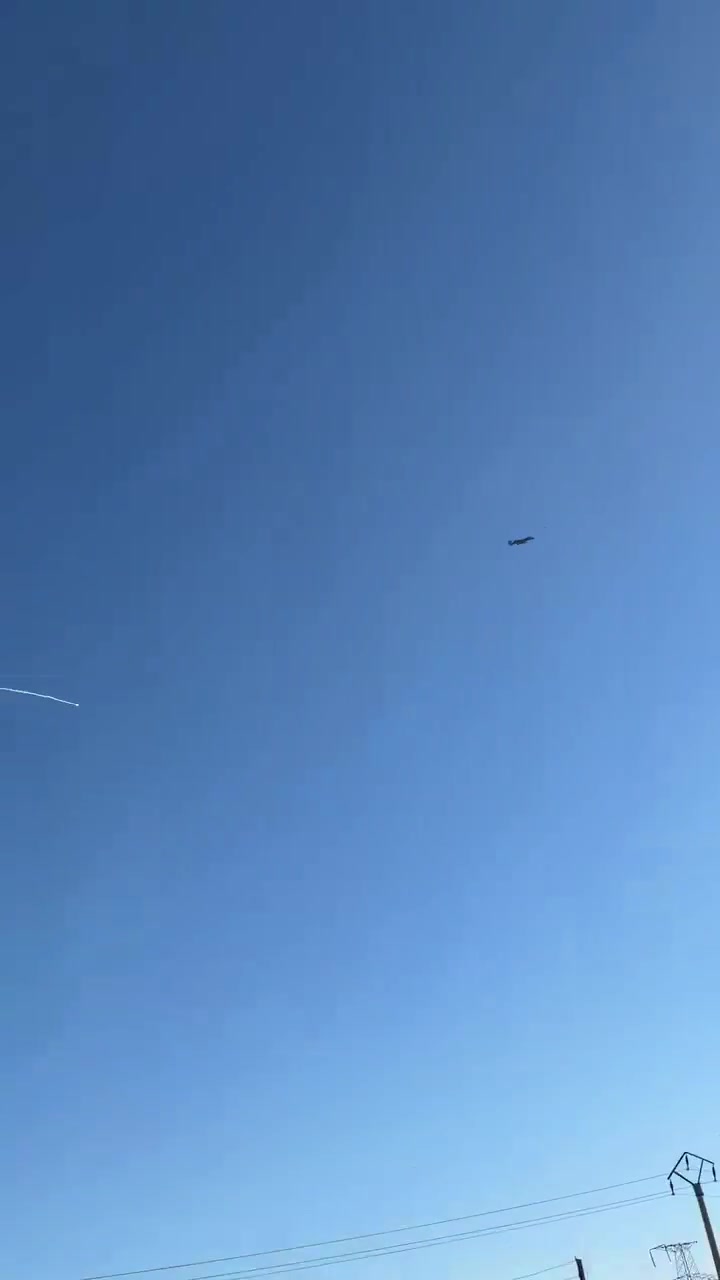 Aircraft of the Global Coalition fly over the ISIS-held al-Aqtan prison in Raqqa countryside, Syria, where SDF fighters are besieged by Damascus-aligned factions