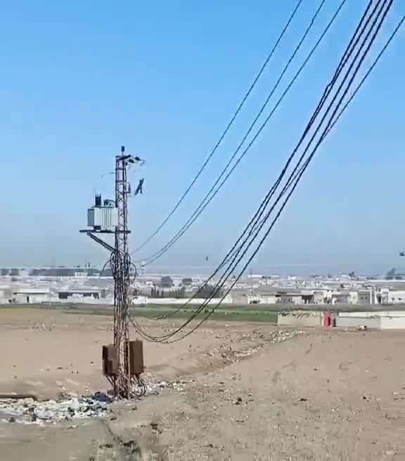 Now that the transfer to Iraq is confirmed, the helicopter activity over Hasakah continues. A Tiger attack helicopter is seen providing escort. This Caracal helicopter, skimming the rooftops—a remarkable feat—is potentially transferring ISIS prisoners from Ghouiran prison in Hasakah.