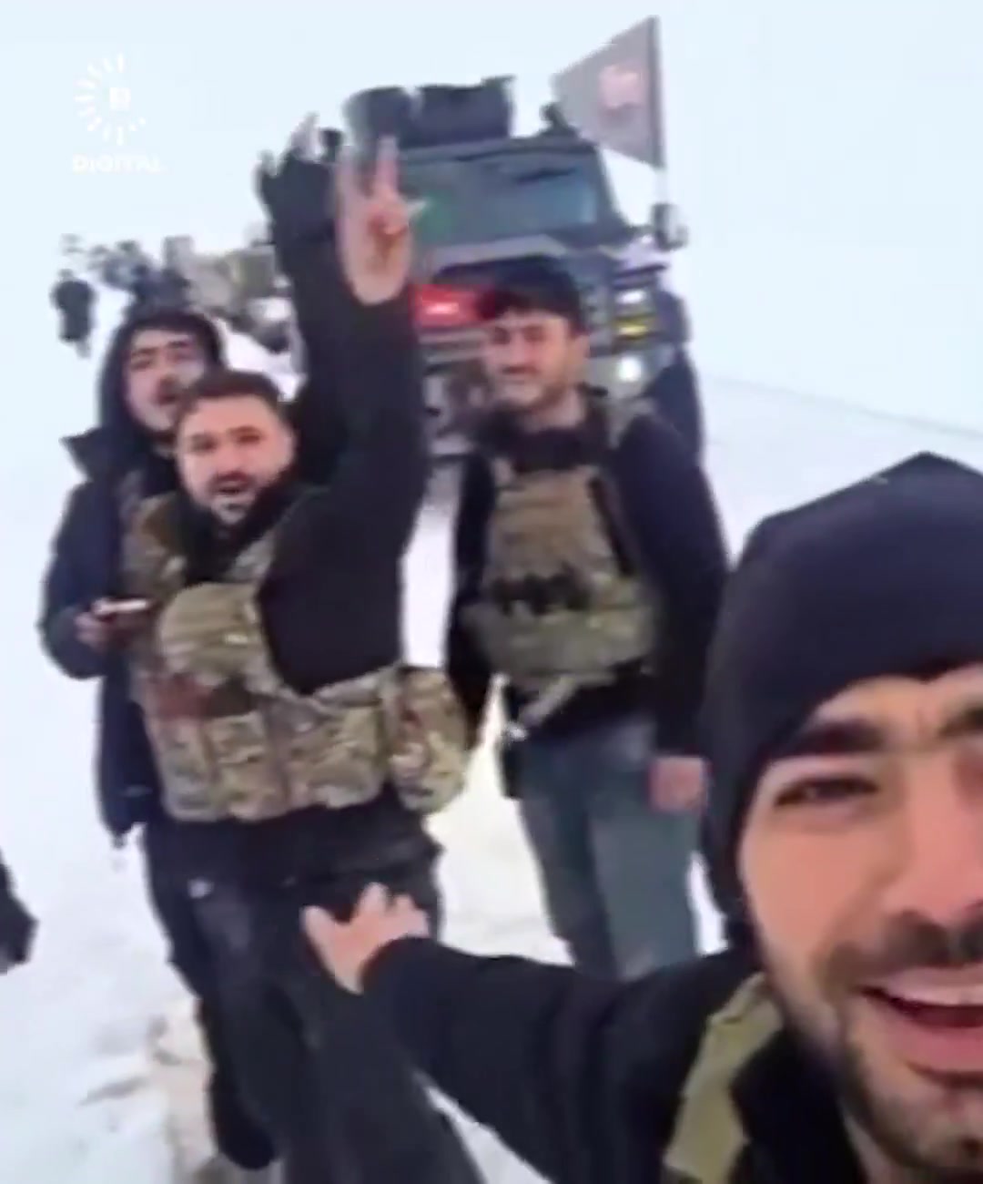 Video shows the SDF fighters from the Raqqa prison have arrived in Kobani. Civilian in Kobani also confirmed they arrived